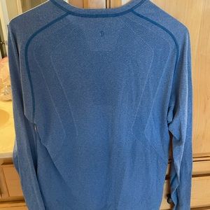 Lululemon Athletica Men’s long sleeve shirt